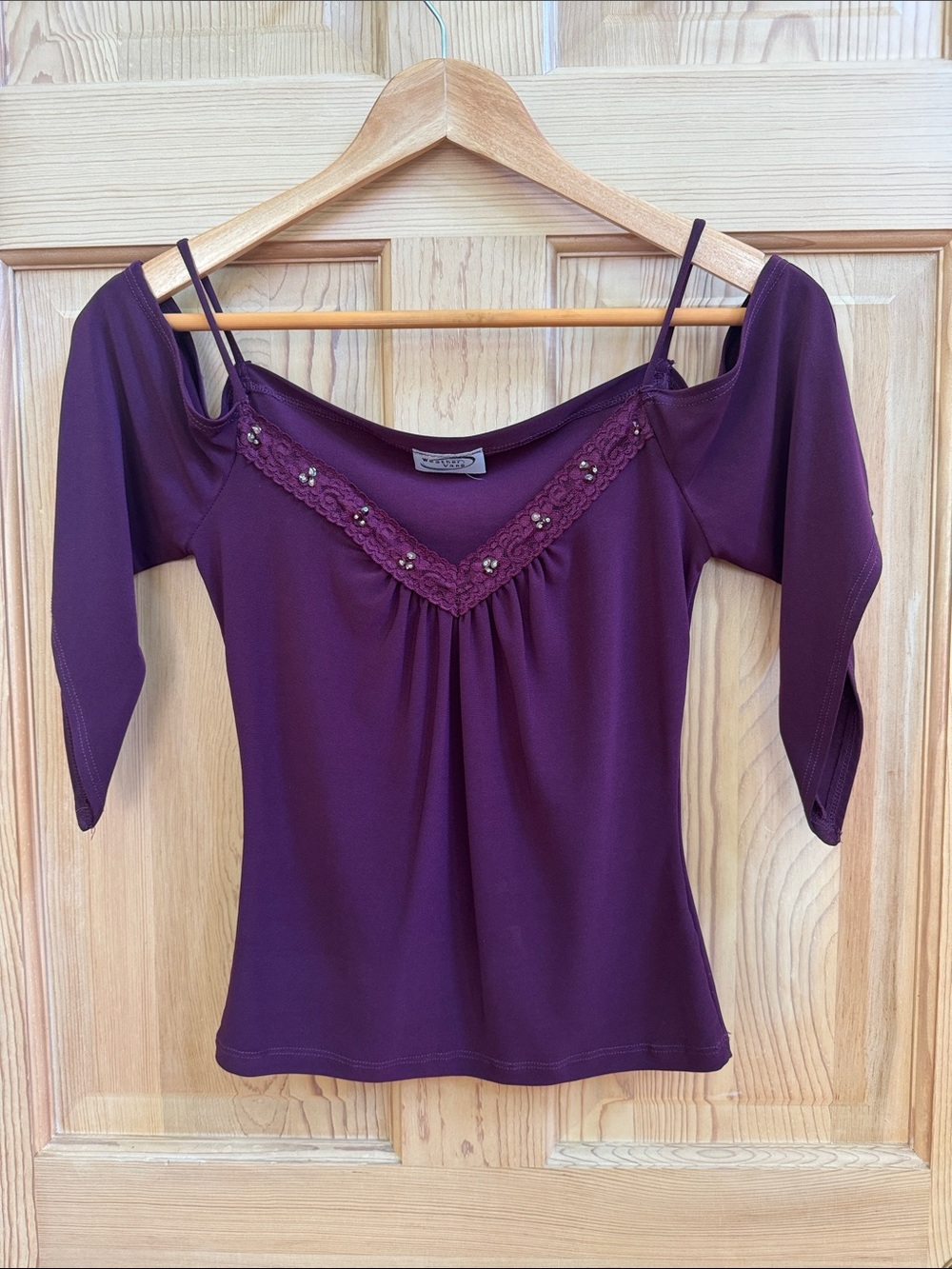 Women’s Plum Cold-Shoulder Lace-Trim Top